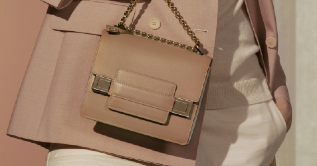 delvaux ✴︎ハンドバッグ マダム デルヴォーの新作バッグ「マダム チェーン」アイデア次第で何