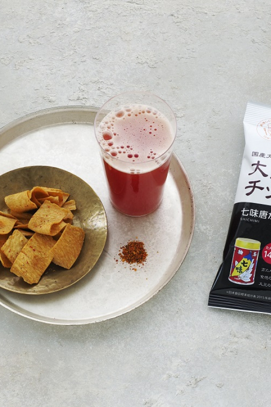 真夏のヴィーガンライフはスパイシー！ 美味しさとヘルシーを求めた“七味唐からし”味の大豆チップスが新登場