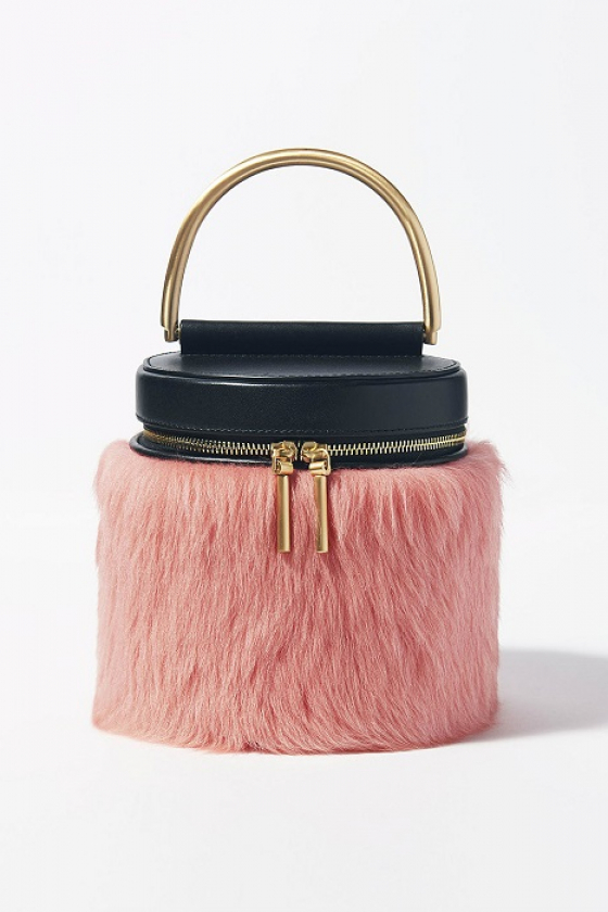 「アクセサリーバッグ」で遊び心をプラス