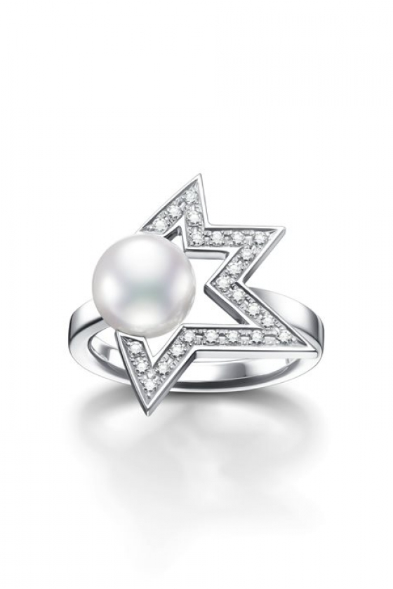 【TASAKI】冬の夜空を思わせる凛とした輝きをリングに