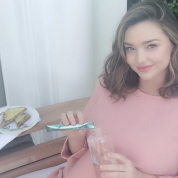 そこまでやるか!? ミランダ・カーの「体当たりビジネス」 #深夜のこっそり話 #989