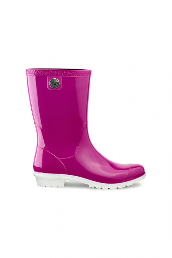 ポップカラーの歩きやすいミドルブーツ【UGG】