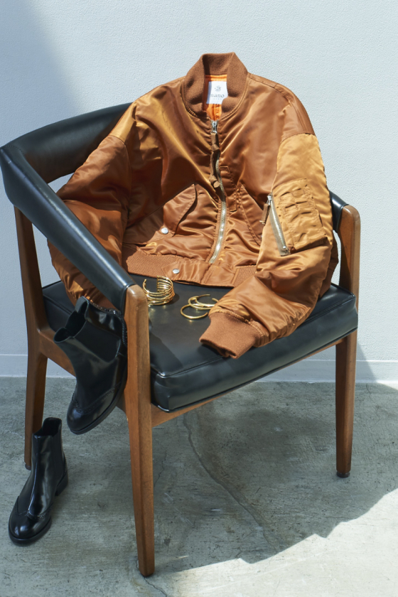 タフでエレガントなカッパーオレンジのMA-1と