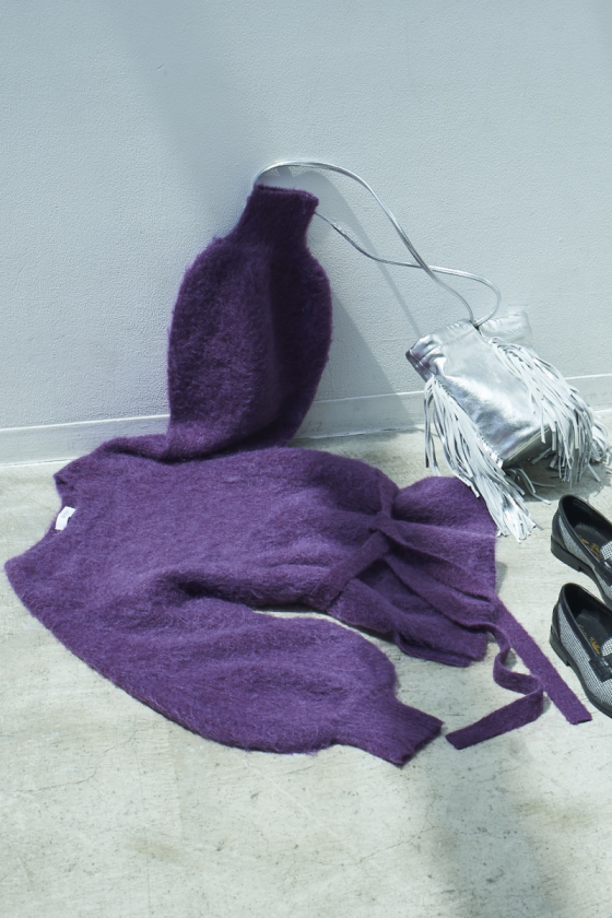 ハイボリュームなモヘアニットにトラッドをミキシング