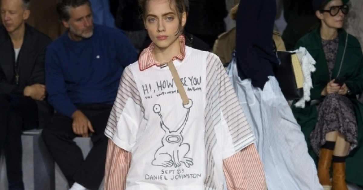 90sムードのTシャツをパッチワーク＆レイヤード【SACAI】 - 今年