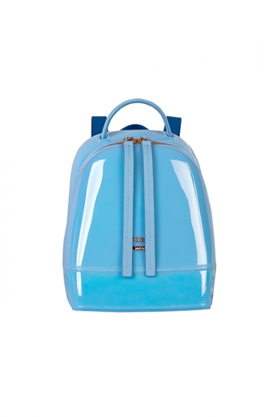 【FURLA】雨の日だからこそ清々しいスカイブルーを