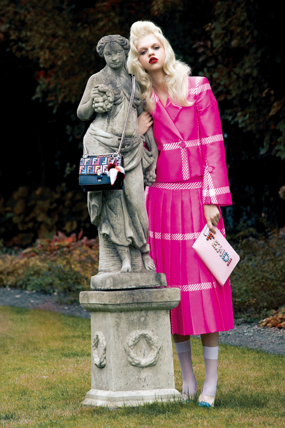 ホリデーの魔法をかけたクラッチ＆「ミニ  キャナイ」