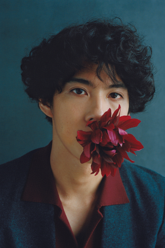 【SPUR 30 FLOWERS】  21：賀来賢人
