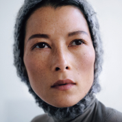 ボルドーのチークで表す大人の血色感【今の自分が好き】