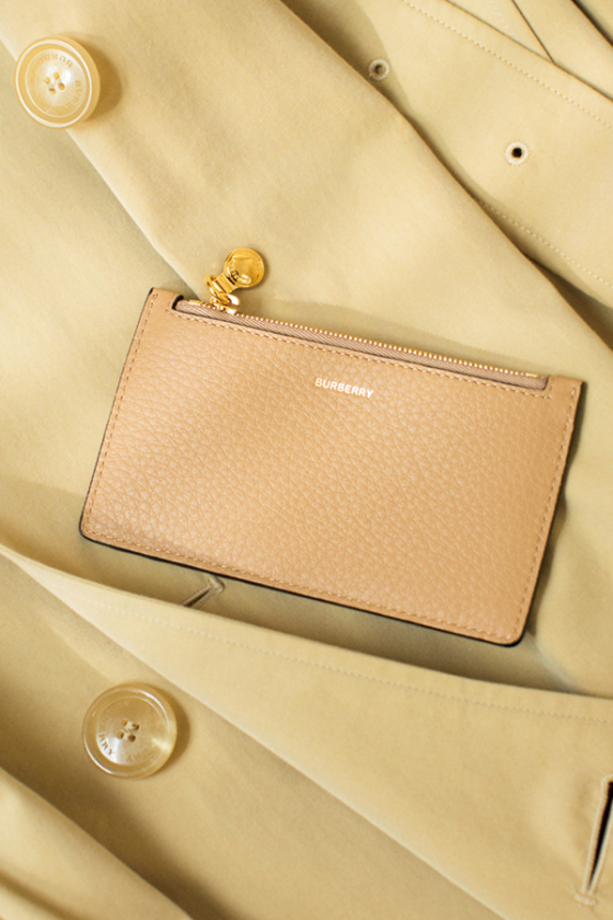 バーバリーのフラグメントケース