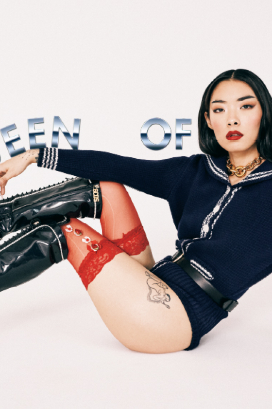 リナ・サワヤマが奏でるフューチャリスティック・キュート