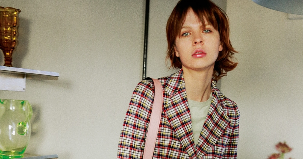 PRADA グレー系チェックジャケット プラダのチェック柄のジャカードジャケット - ジャケットを着て