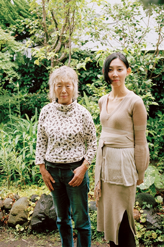 朝吹真理子、石内都に会いに行く　―フリーダとひろしま。衣服が紡ぐ果てしない時間―