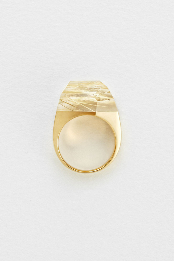 世界各地から買い付けた、個性豊かな天然石をデイリーで楽しむ【ボロロ】