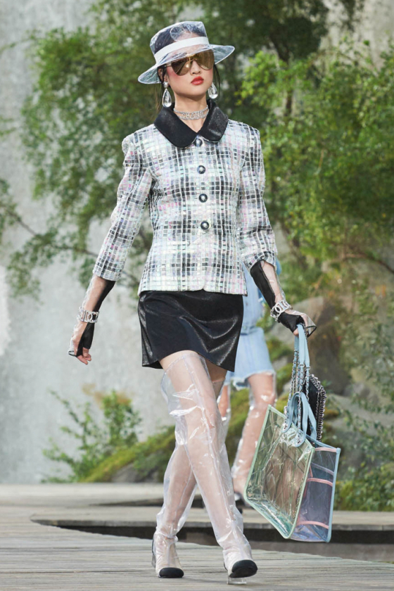 【2018年春夏コレクション速報】パリ後編 透けてます、光ってます！ 新しい「かわいい」のかたち