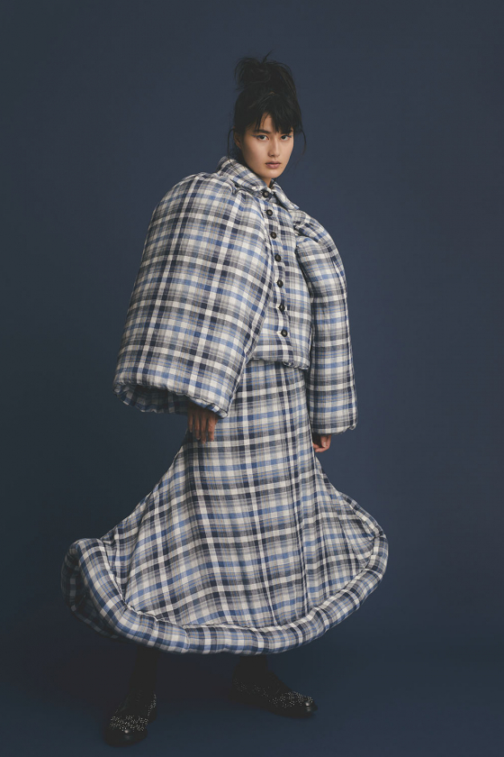 【橋本愛の武装MODE】ジョーダン・ダラー スタジオを着て叫ぶ、ファッションはアートだ！