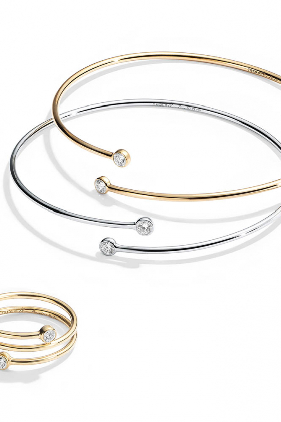 【Tiffany & Co.】どんなスタイルにもフィットするエターナルなバングル