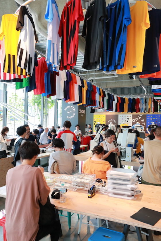 カスタマイズしたジャージーでフットボールの祭典を祝福！ 「NIKE FTBL STUDIO」開催中