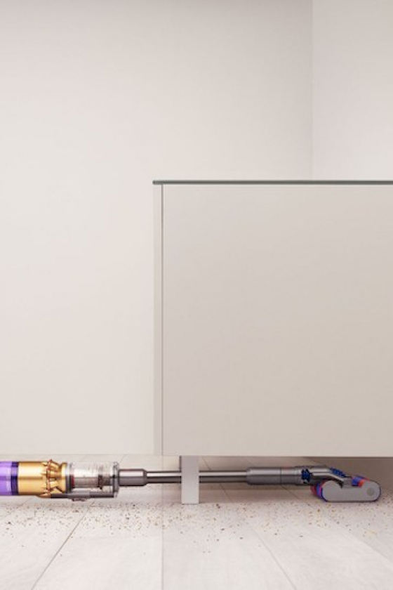 180°フラットに倒れ、家具の下まで軽やかに掃除。ダイソンから新作コードレスクリーナー「Dyson Omni-glide™」登場