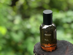 香りを纏うことは、しあわせを纏うこと