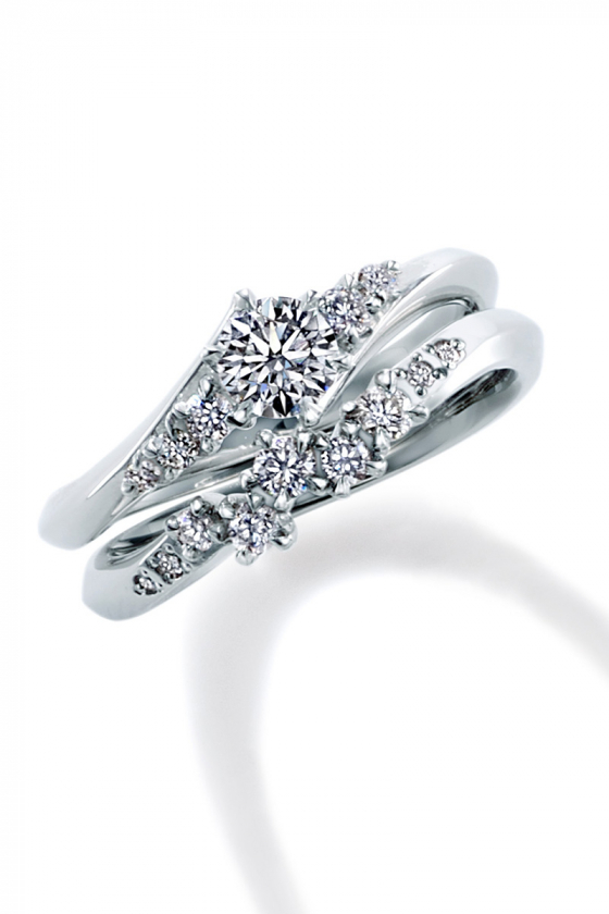 永遠の幸せを可憐なミニローズに託して