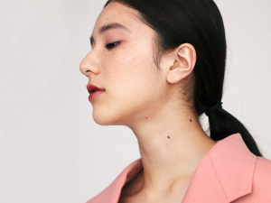 NARS ナチュラルラディアントスキン、 この肌がモードなひとのニューベーシック