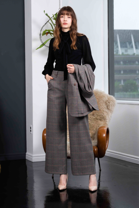 トラッド&フェミニンな新作に注目！ ヴィヴィアン タムが提案する秋のモダンスタイル