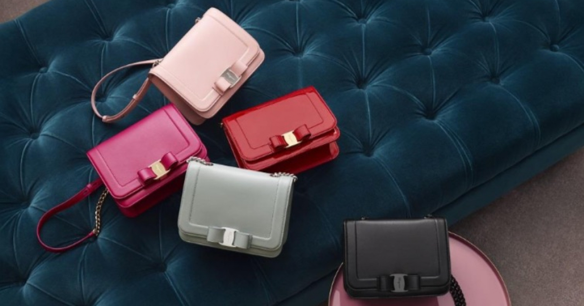 サルヴァトーレ フェラガモから新アイコン「ヴァラ・レインボー」が