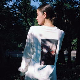 ジャーナル スタンダードと人気モデル・写真家のLUKAによるコラボレーションTシャツが登場