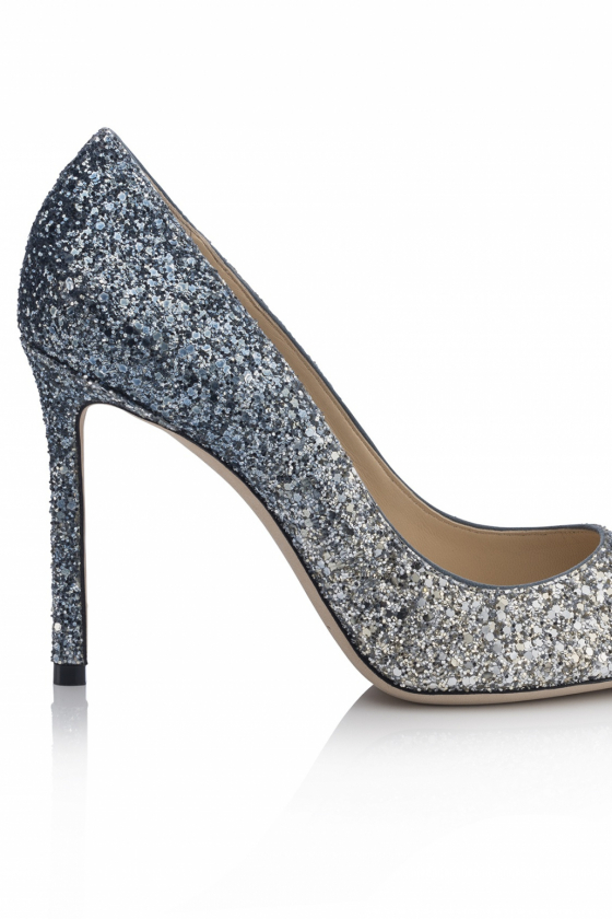 ホリデーシーズンを彩る、真冬のシンデレラシューズ