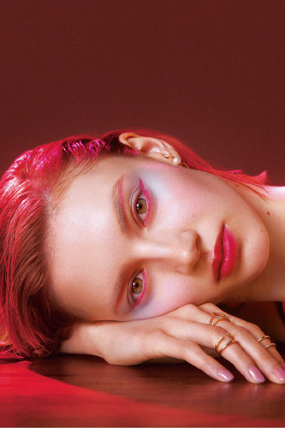 人生を変えるメイクアップに出合う。春色で、スター誕生！