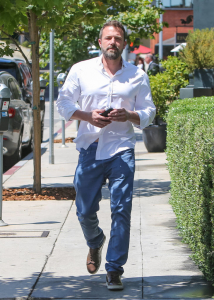 永久保存版 メンズをさらに輝かせる 白シャツ ハンサムの胸熱フォト30選 セレブギャラリー Spur