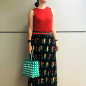 ヴィンテージ調のフラワープリントスカート<8月24日、デザイナーI>