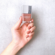 手が美しく見えるヌーディネイル