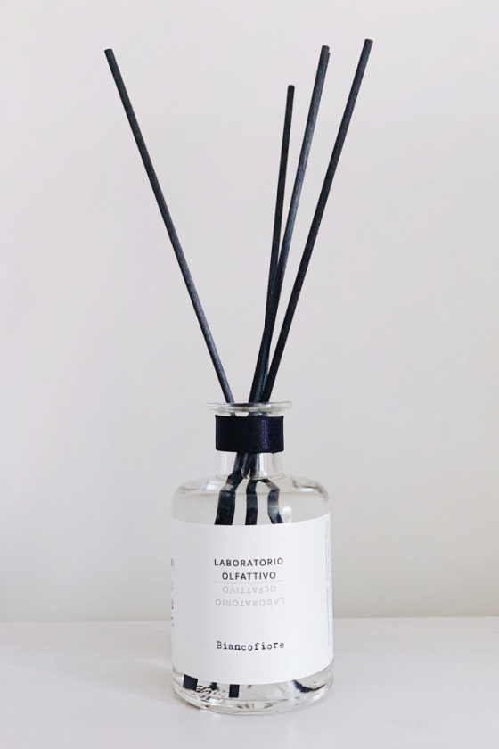 じめっとした家の中に爽やかさを運んでくれるディフューザー