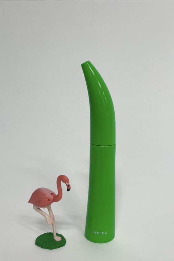 BYREDOの”例のアレ”で革新。黒まつ毛が一周回ってカッコイイ！