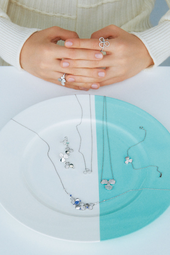 軽やかに咲き誇る「ティファニー ペーパーフラワー」