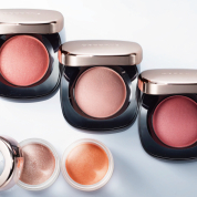 大人だから楽しめる“キラキラ”！ コスメデコルテ春新色は、ベーシックながら無難にならない洗練カラーが揃い踏み