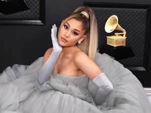 ポニーテールを愛する実力派アーテイスト アリアナ グランデの注目ニュースとキャリア Spur