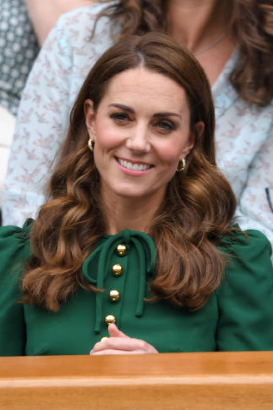 メーガン妃、シャーロット王女よりも親友の娘をひいき？ 「泣かされたのはキャサリン妃」と英作家がふたりの確執について綴る