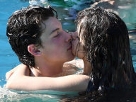 ショーン・メンデス&カミラ・カベロがついにキス!! ハイディ・クルムのセクシーな挙式準備など、暑い夏をさらにヒートアップさせる話題7選