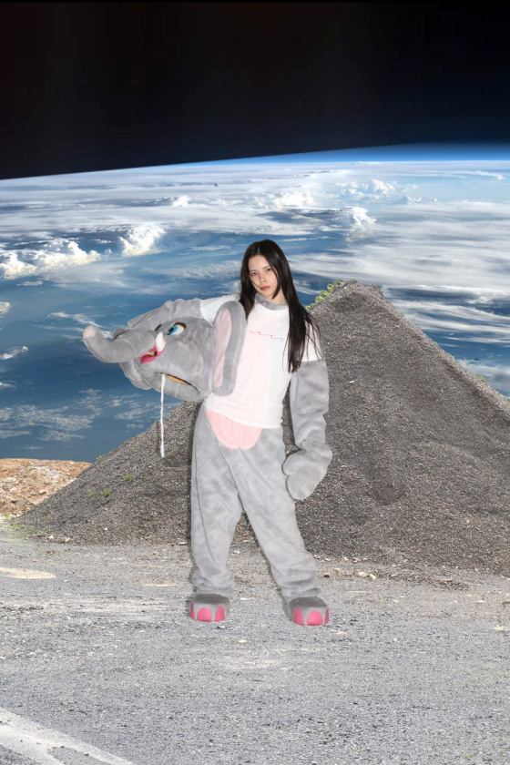 スドークがアーティスト南川史門とコラボレーションし、特別なTシャツとスカートを発売