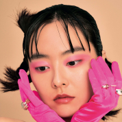 ポジティブな気分をまとえる大胆ピンク【ARTしてBEAUTY vol.11】