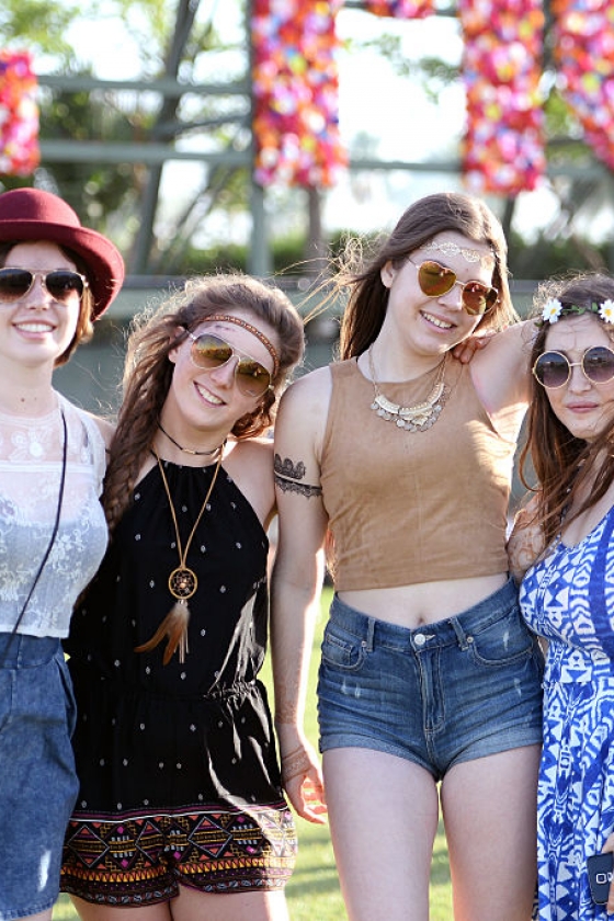 コーチェラでスナップ！ 最新フェスファッション