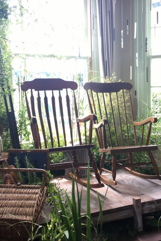 自然の情景を切り取った瑞々しいグリーンの世界