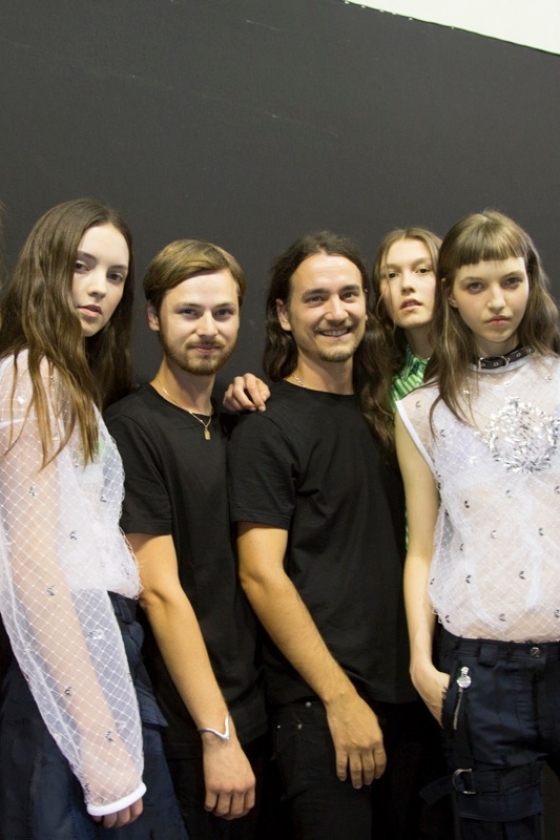 カルヴェンの感動的なバックステージ