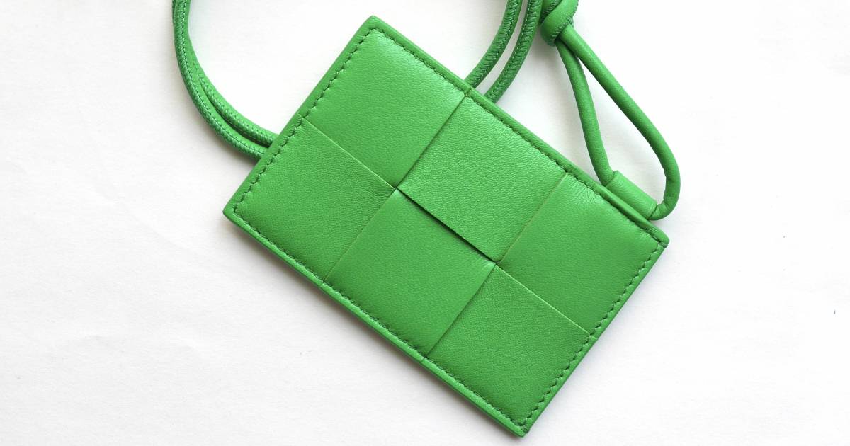 ボッテガ・ヴェネタ ストラップ グリーン プレゼントに、ボッテガグリーンのアクセサリー ＃深夜のこっそり話