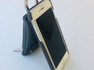 AjewのiPhoneケースは「大きい財布」派の味方です。