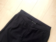 全然”映え”ない黒パンツ。でもナニコレ!一度はいたらやめられない