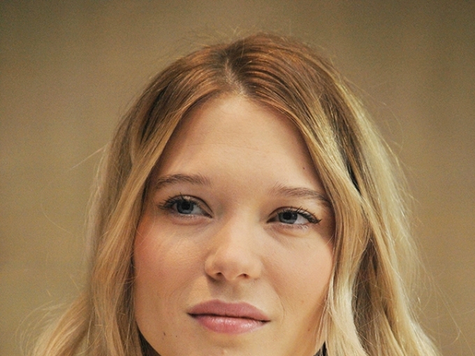 セール中…レア・セドゥ直筆サイン入り2Lサイズ写真…La Seydoux